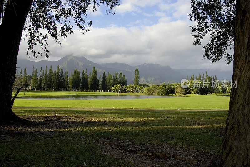 高尔夫湖和山风景区