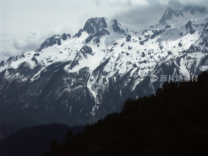 玉龙山