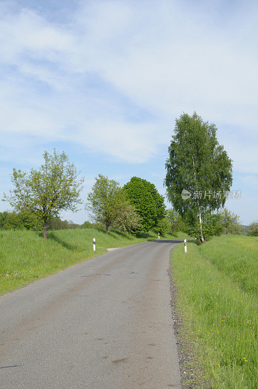 蜿蜒的道路