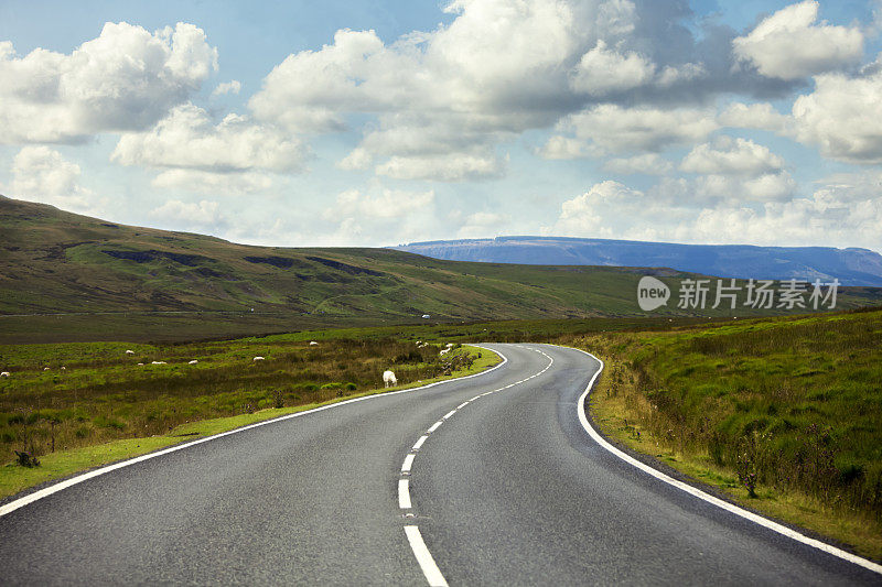 弯曲的道路