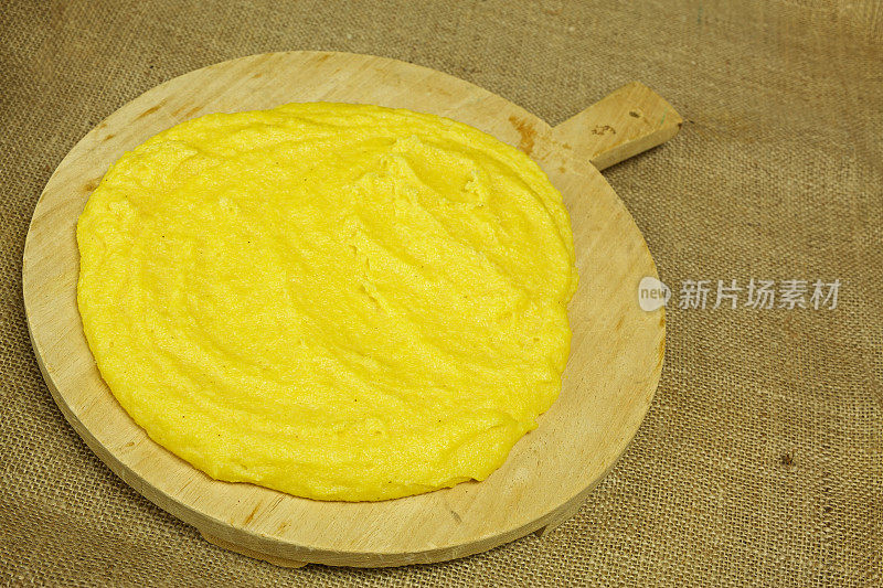 黄色玉米粥(捣碎玉米)
