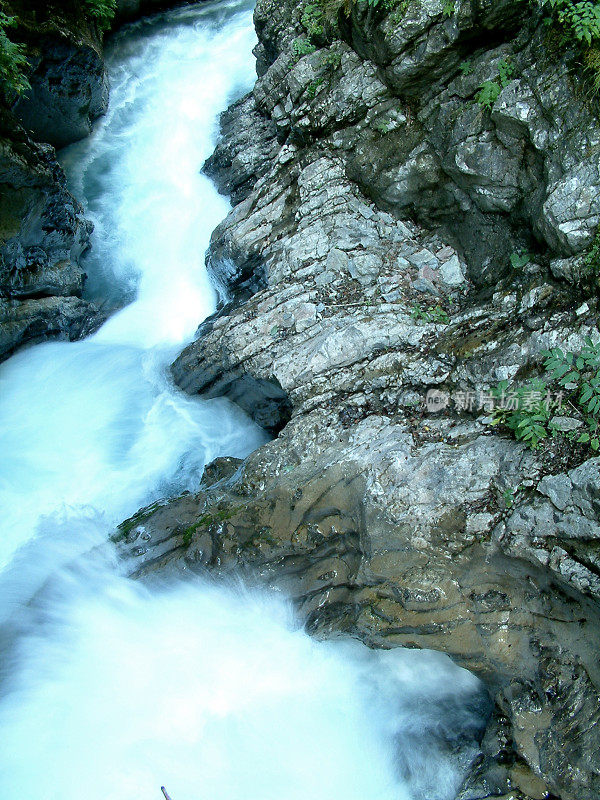 水和岩石