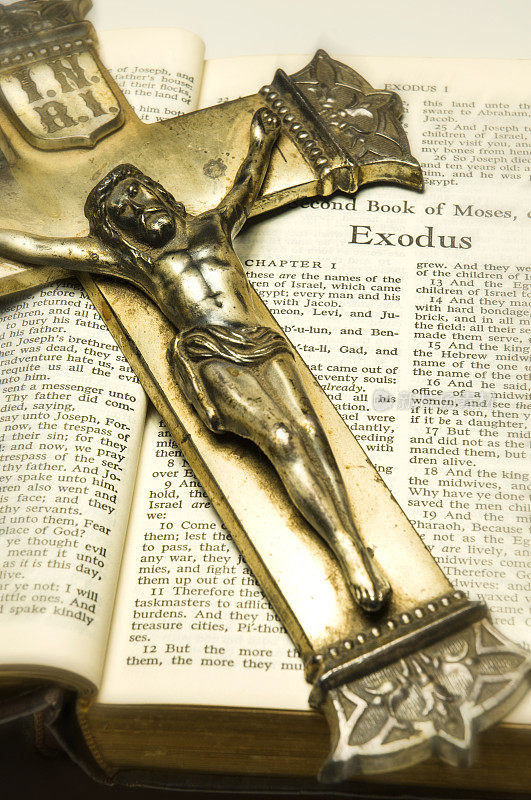 《出埃及记》上耶稣基督的金十字架