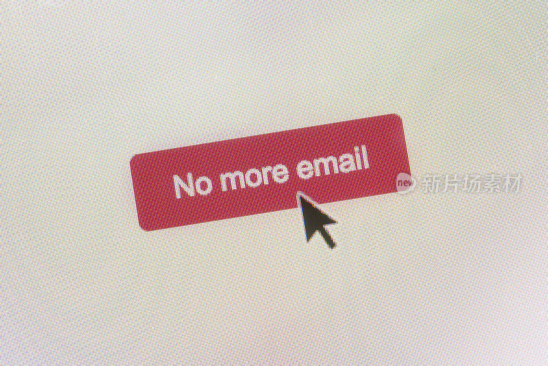 不再有电子邮件网页按钮与鼠标箭头在电脑屏幕上