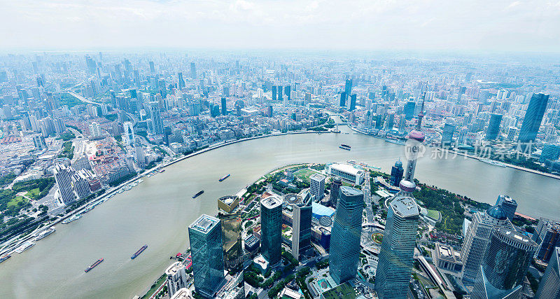 上海摩天大楼和黄浦江鸟瞰图