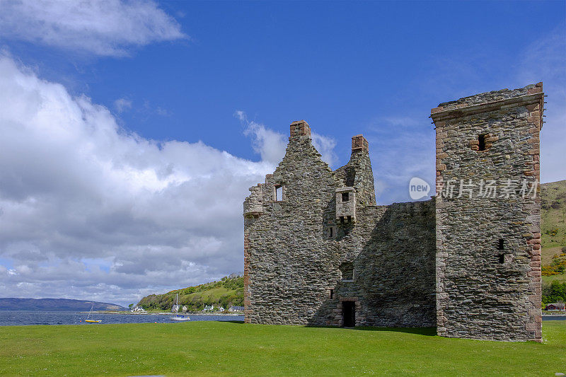 洛克兰萨城堡，位于苏格兰阿伦岛北部海角的废墟