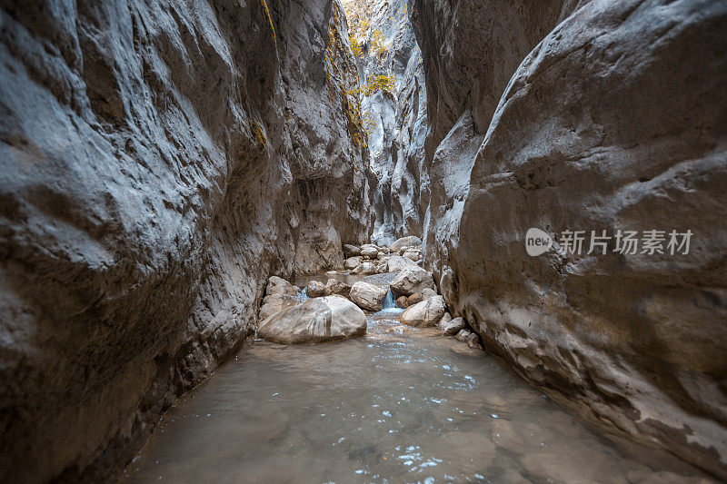 瀑布山峡谷，伊斯帕塔峡谷，亚卡峡谷