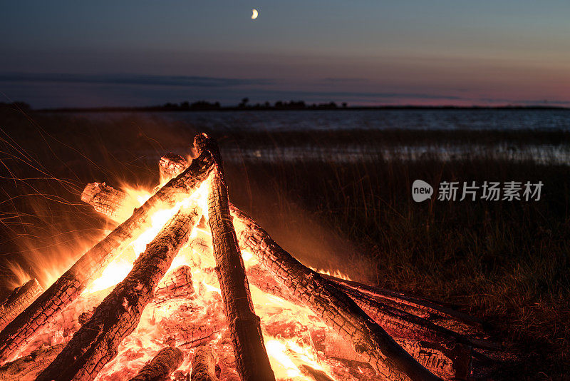 海边的篝火