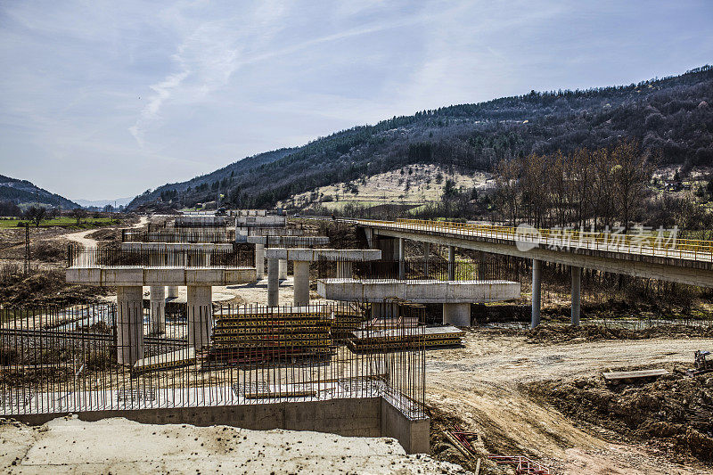 正在进行的大规模快速交通线路建设