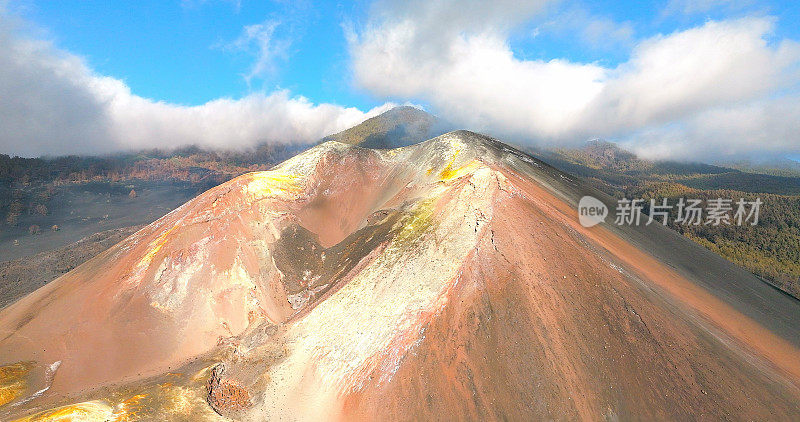 康伯雷维哈火山正式喷发7个月后的“塔乔盖特火山”鸟瞰图