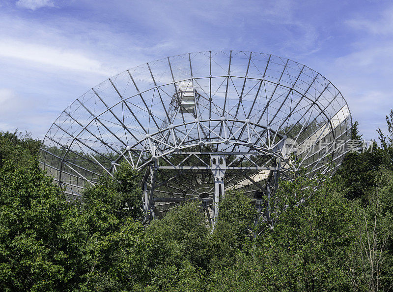 韦斯特博克综合射电望远镜
