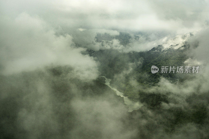 多云的早晨，新河峡谷