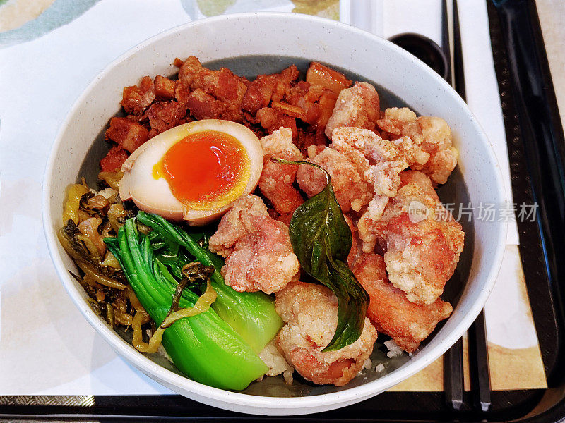 咸脆鸡肉末饭