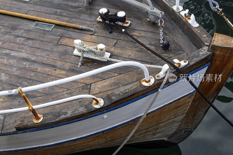 挪威罗弗敦群岛莱因港的小渔船
