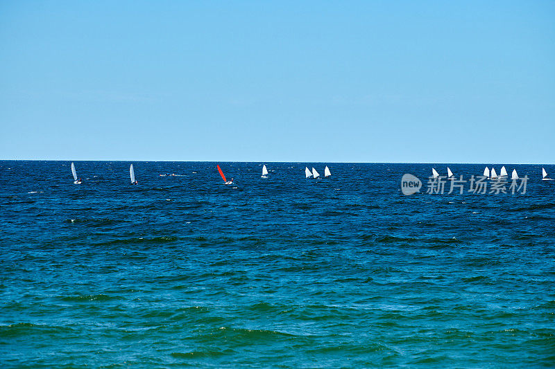 蓝海帆船赛，帆船俱乐部之间的航海奇观运动帆船比赛