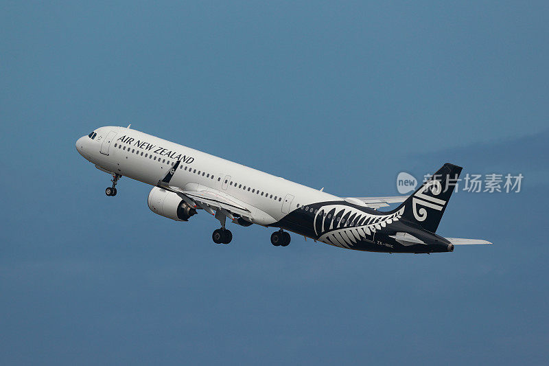 新西兰航空公司空中客车320-271N从澳大利亚悉尼金斯福德史密斯机场起飞