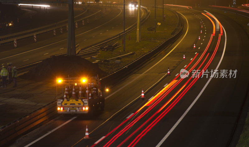 夜间公路养护