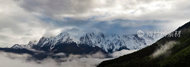 南查巴瓦山全景