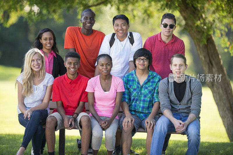 多样化的高中生