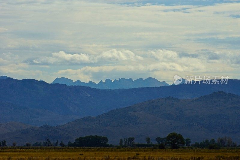 风河山脉场景