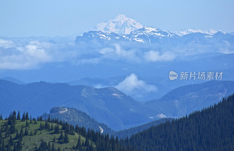 难以捉摸的冰川峰