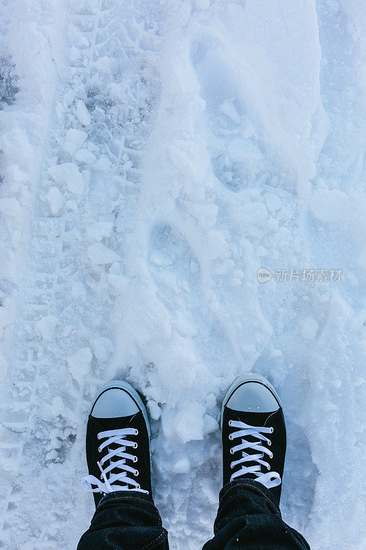 雪地帆布鞋