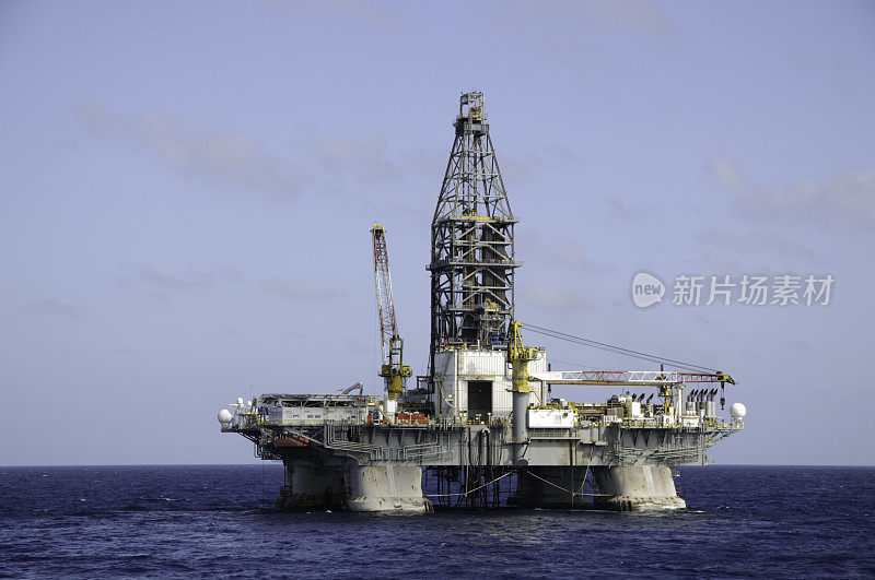 海上半潜式石油钻井平台