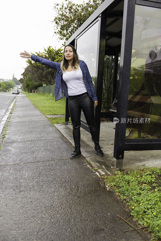 挥舞着公共汽车