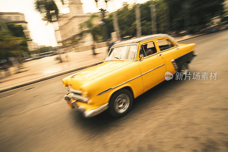 古巴哈瓦那的黄色出租车