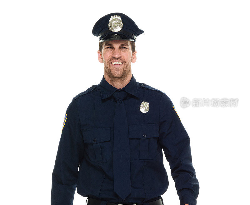 微笑的警察看着镜头