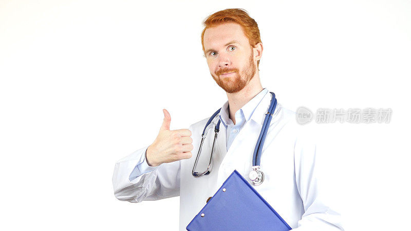 男性外科医生竖起大拇指的肖像