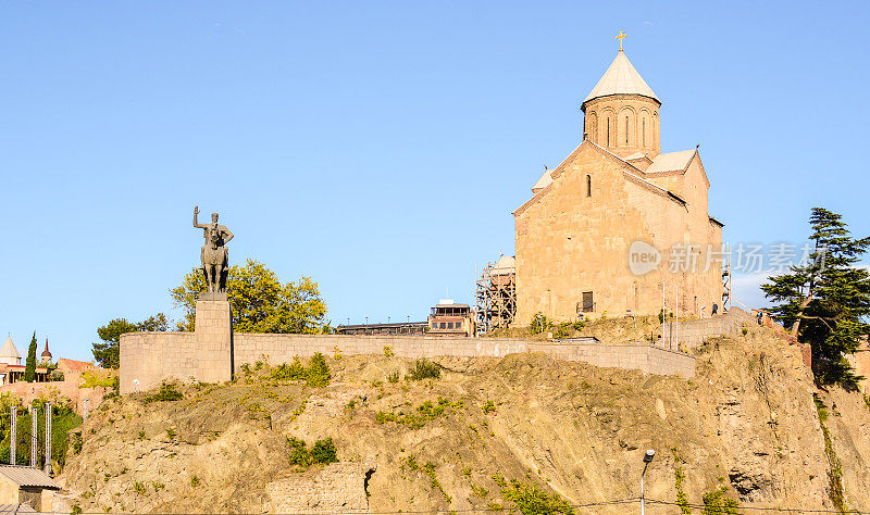 圣母玛利亚·梅凯希教堂和瓦赫唐·戈伽萨里国王纪念碑