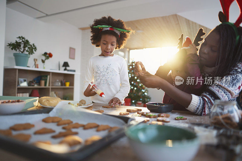 所有的饼干都将上色