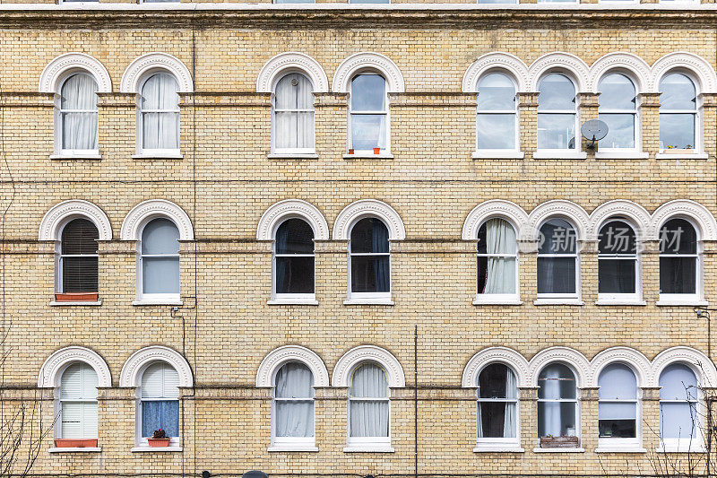 伦敦南部带有拱形窗户的乔治亚风格公寓