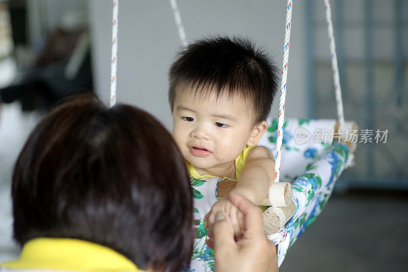 男婴