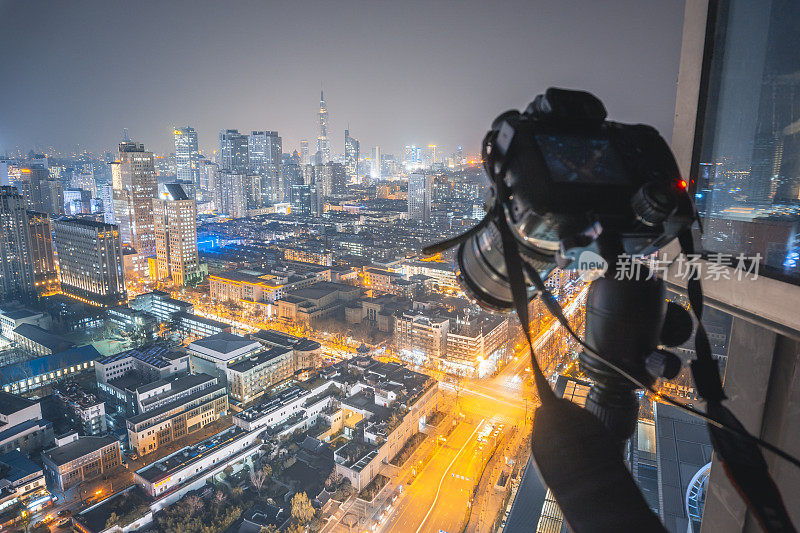 数码相机与南京夜光城市景观