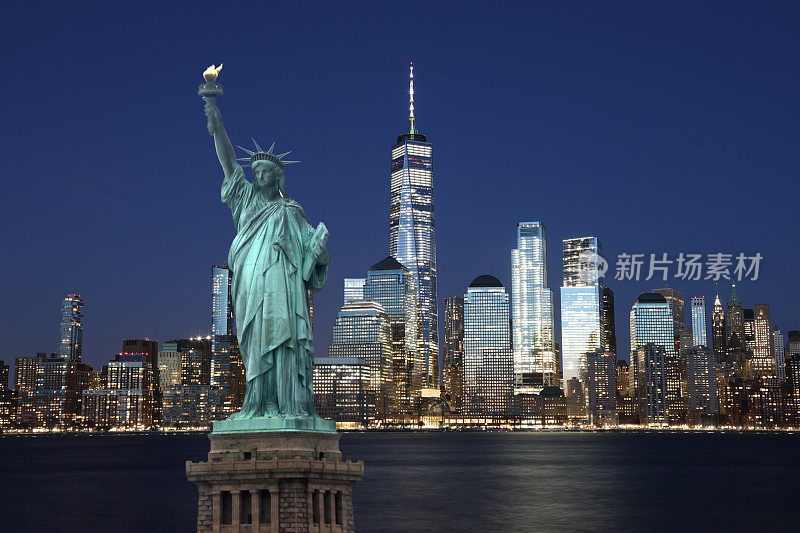 自由女神像曼哈顿市中心天际线城市景观美国纽约市