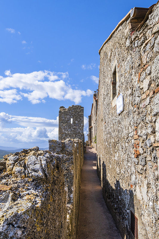 托斯卡纳-中世纪卡帕尔比奥城墙