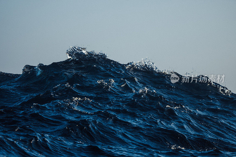 大海的形状:波浪撞击