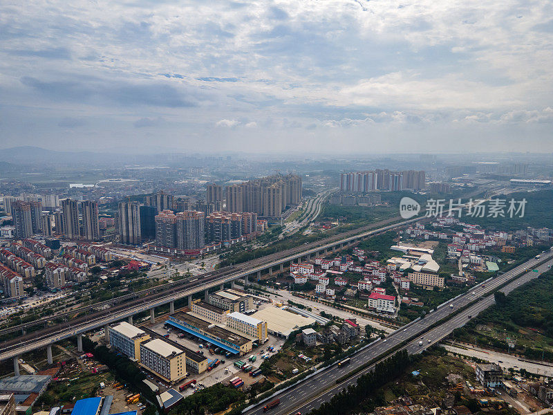 沿城乡高速公路