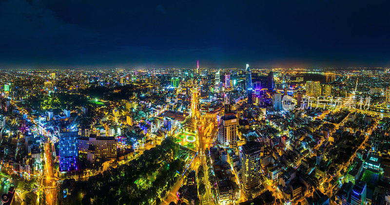 越南胡志明市或西贡市黄昏全景。