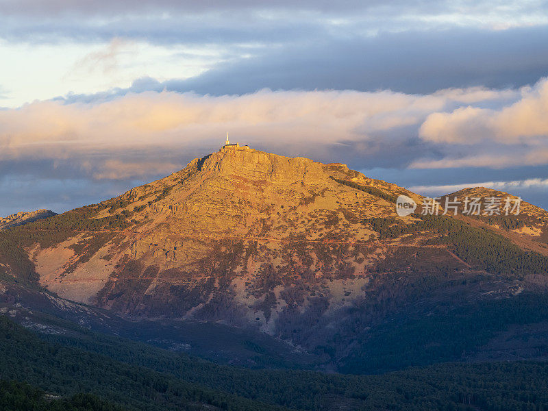 Peña德弗朗西亚山的日出