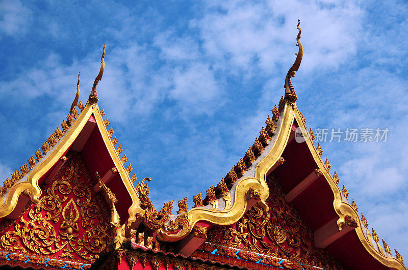 禅寺——有华丽屋檐和佛祖饰面的山墙，老挝万象