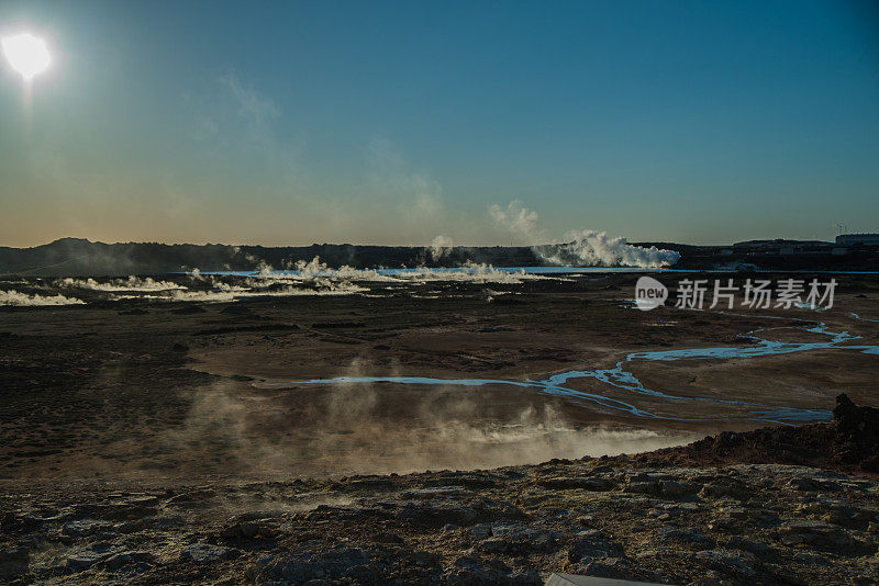 Hverarond地热区域。嘶嘶的蒸汽喷口