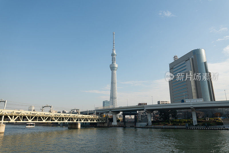 东京天空树建筑在隅田市景