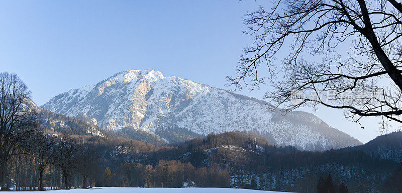 日落时约赫贝格山的全景