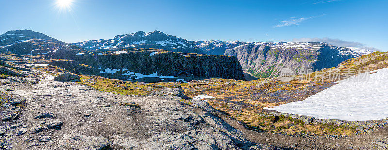 Trolltunga、歌、挪威