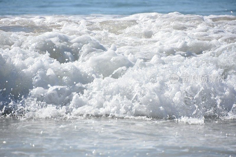 大海的形状:海浪的撞击