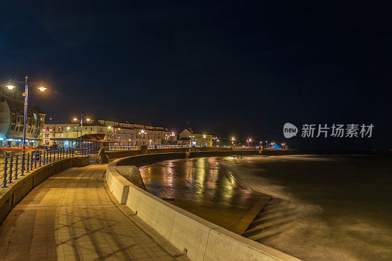 波斯考尔海滨的夜景