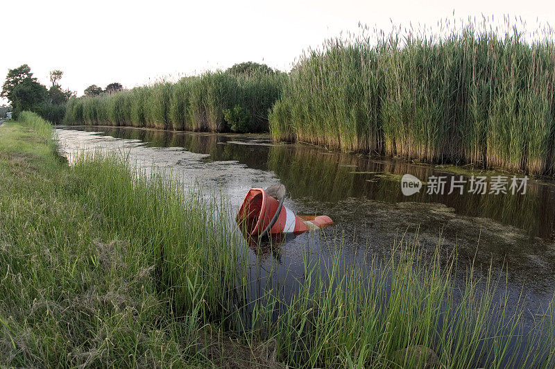 锥形交通路标